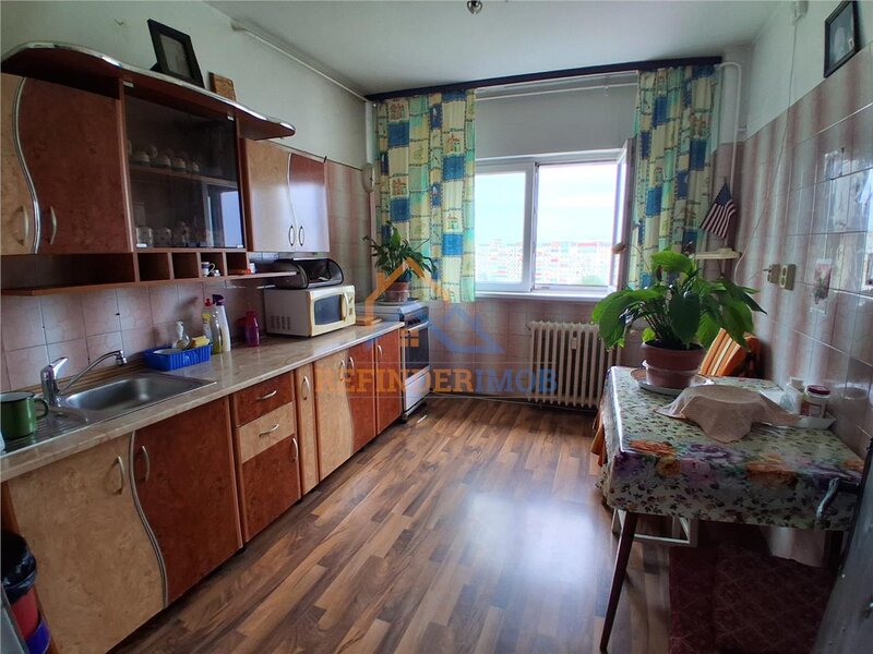 Berceni / Brancoveanu / Apartament 4 camere 81 mp / Metrou / Parc